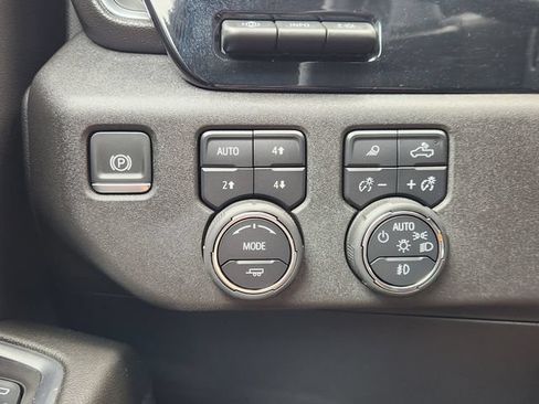 Used 2025 Chevrolet Silverado 1500 LTZ w/ Technology Package AWD/4WD image 24