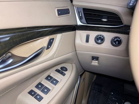 Used 2020 Cadillac Escalade Platinum AWD/4WD image 30