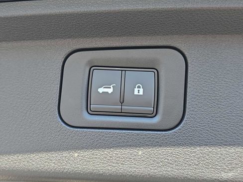 Certified 2025 INFINITI QX80 Sensory image 29