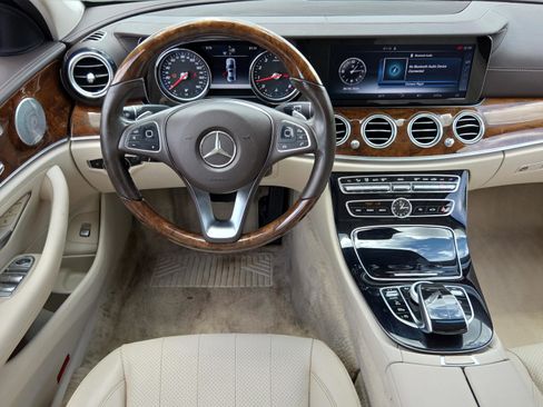 Used 2017 Mercedes-Benz E 300 image 10