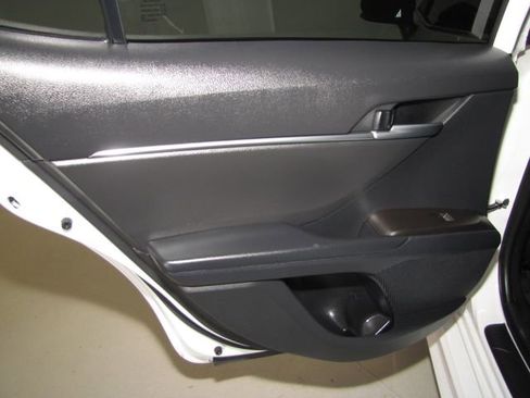 Used 2024 Toyota Camry SE FWD image 13