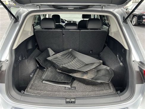 Used 2022 Volkswagen Tiguan SE image 18
