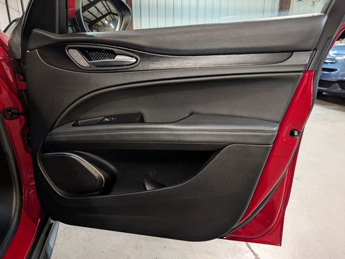 Used 2019 Alfa Romeo Stelvio AWD image 29