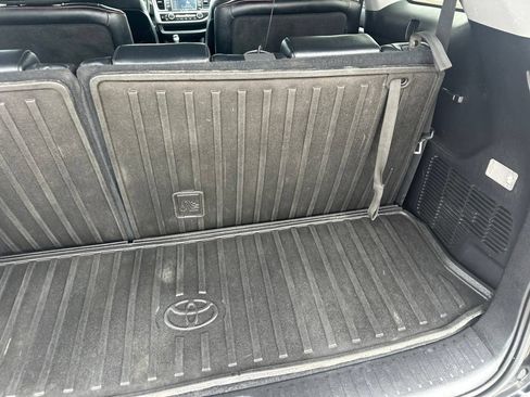 Used 2019 Toyota Highlander SE AWD/4WD image 24