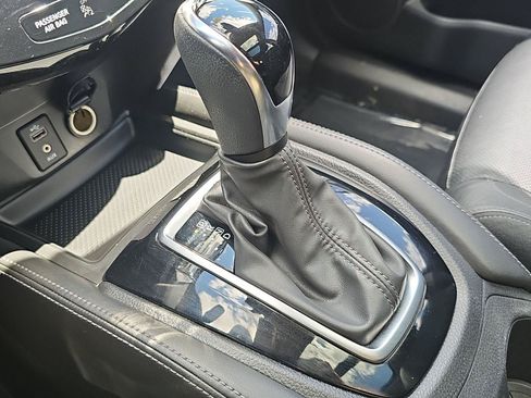 Used 2017 Nissan Rogue SL w/ SL Premium Package AWD/4WD image 19