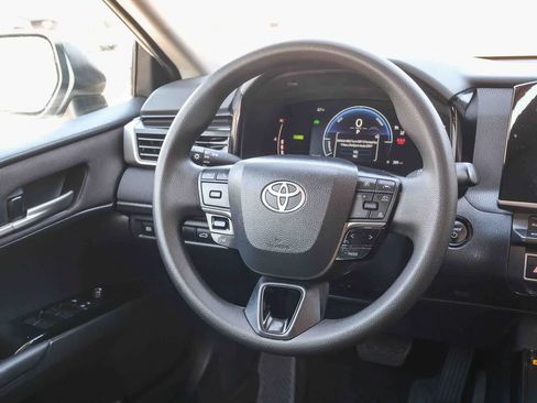 Used 2025 Toyota Camry LE FWD image 17