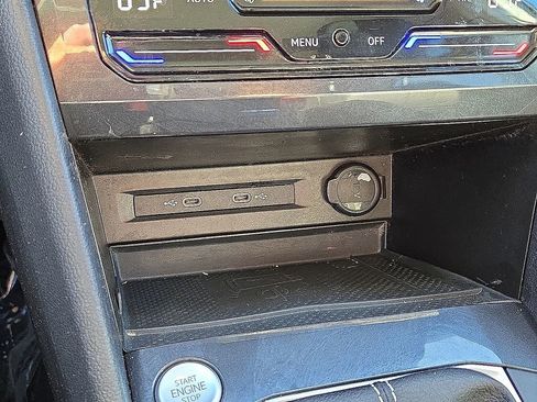 Used 2023 Volkswagen Tiguan SE image 29