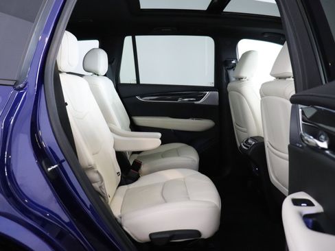 Used 2023 Cadillac XT6 Sport w/ Technology Package image 22