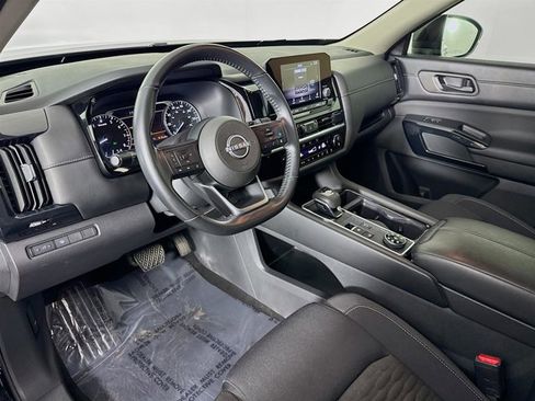 Certified 2024 Nissan Pathfinder SV image 10