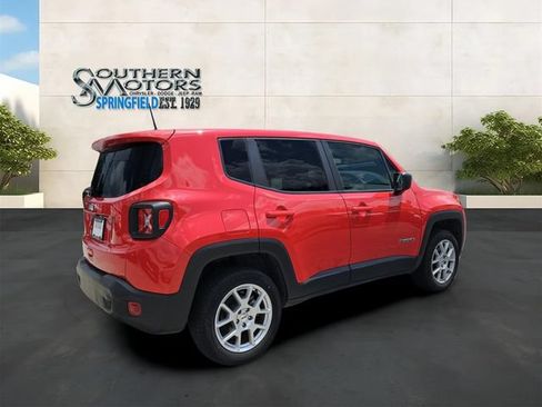 Used 2023 Jeep Renegade Latitude AWD/4WD image 5
