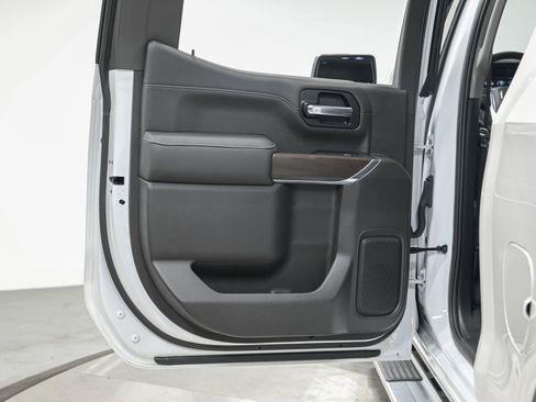 Used 2019 GMC Sierra 1500 SLT w/ SLT Premium Plus Package AWD/4WD image 28