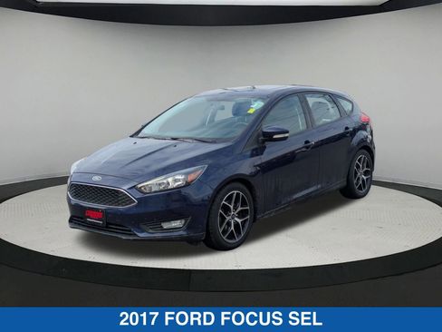 Used 2017 Ford Focus SEL w/ Cold Weather Package image 8