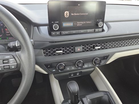 Used 2023 Honda Accord EX image 28