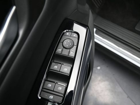 New 2026 Nissan Pathfinder SL FWD image 11