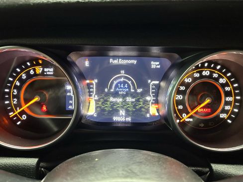 Used 2018 Jeep Wrangler Unlimited Sahara AWD/4WD image 14