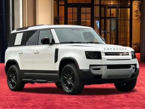 Used 2025 Land Rover Defender 110 S image 8