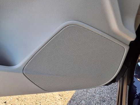 Certified 2023 Cadillac XT4 Luxury w/ Cold Weather Package image 16