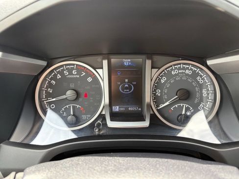 Used 2022 Toyota Tacoma Limited AWD/4WD image 40