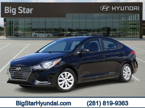 Used 2022 Hyundai Accent SE FWD image 1