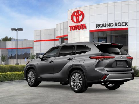New 2026 Toyota Highlander Platinum image 6