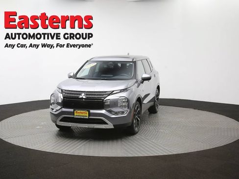 Used 2023 Mitsubishi Outlander SE AWD/4WD image 54