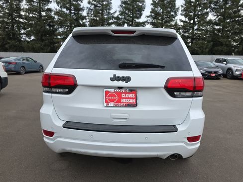 Used 2018 Jeep Grand Cherokee Altitude RWD image 8