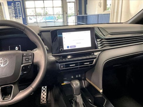 Certified 2025 Toyota Camry SE FWD image 18