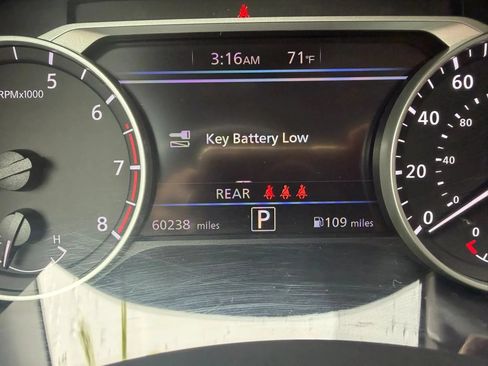 Used 2024 Nissan Sentra SV FWD image 11