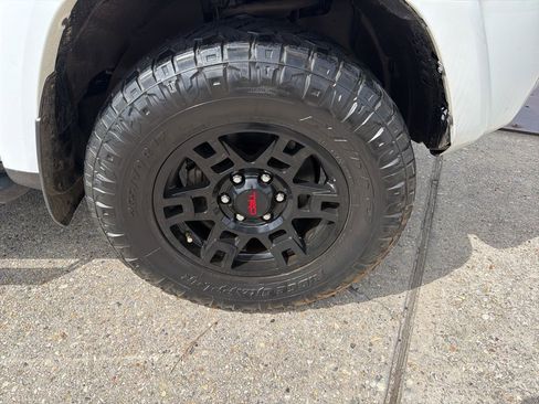 Used 2022 Toyota 4Runner SR5 Premium w/ Moonroof Package image 26