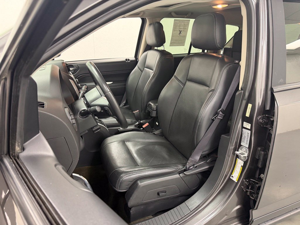 Used 2016 Jeep Compass High Altitude FWD image 19