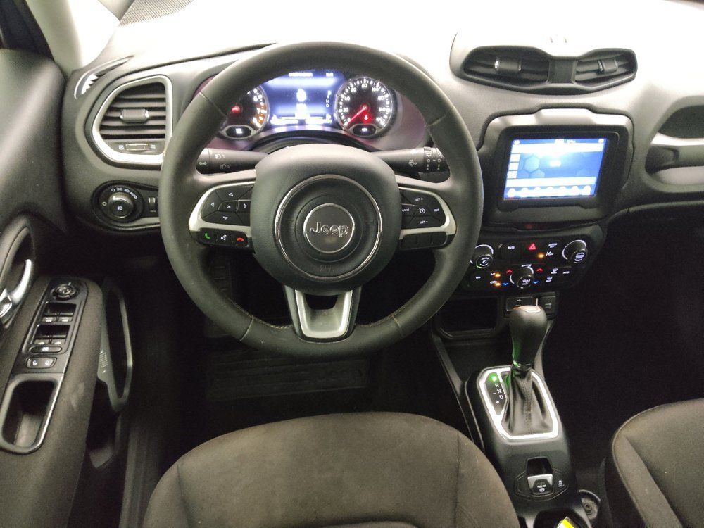 Used 2021 Jeep Renegade Latitude FWD image 22