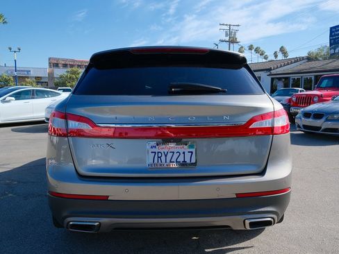 Used 2016 Lincoln MKX Select w/ Select Plus Package FWD image 5