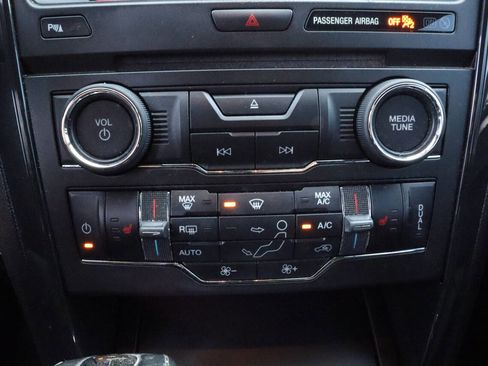 Used 2018 Ford Explorer XLT w/ Equipment Group 202A image 13