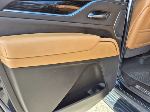 Used 2021 Cadillac Escalade ESV Premium Luxury w/ Driver Assist Tech Package image 34