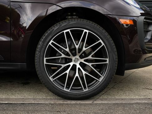 Certified 2026 Porsche Macan AWD/4WD image 38