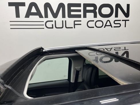 Used 2025 Lincoln Navigator Reserve image 17