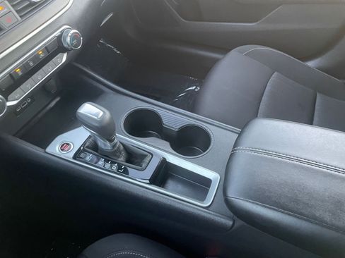 Used 2025 Nissan Altima 2.5 SV image 42