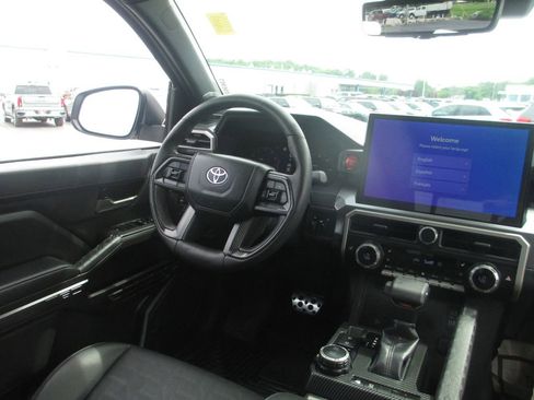 Used 2024 Toyota Tacoma TRD Sport w/ TRD Sport Premium Package AWD/4WD image 25