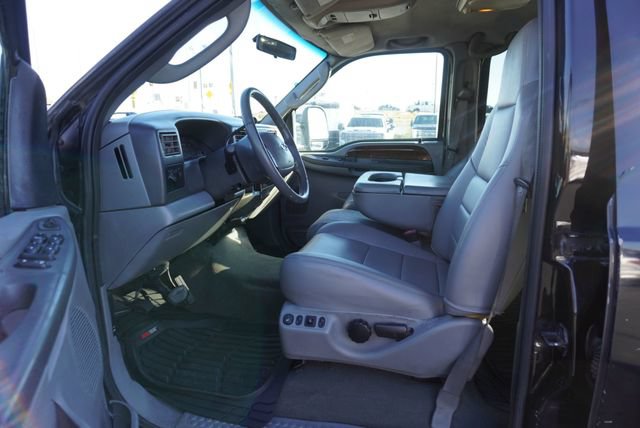 Used 2004 Ford F350 Lariat AWD/4WD image 17