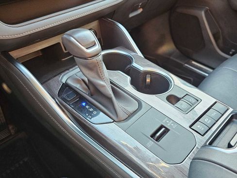 Used 2021 Toyota Highlander Platinum image 27