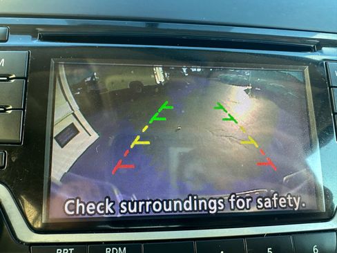 Used 2018 Nissan Frontier SV image 15