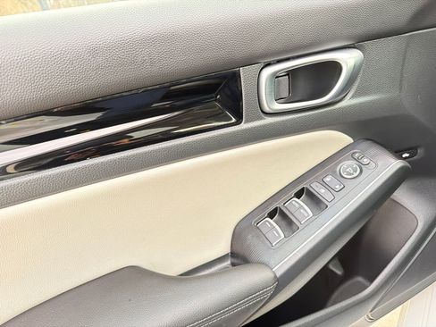 Used 2024 Honda Civic Touring image 32