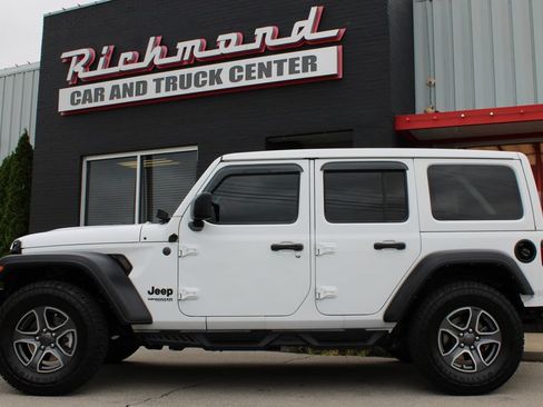 Used 2022 Jeep Wrangler Unlimited Sport w/ Sun And Sound Package AWD/4WD image 12