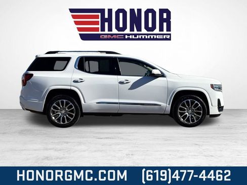 Used 2023 GMC Acadia Denali image 2