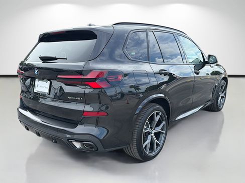 Used 2024 BMW X5 xDrive40i w/ M Sport Package AWD/4WD image 3