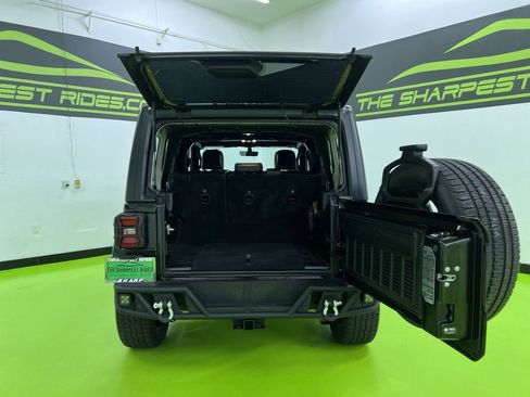 Used 2022 Jeep Wrangler Unlimited Sahara AWD/4WD image 9
