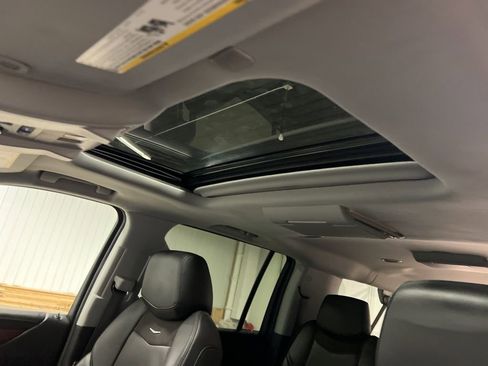 Used 2018 Cadillac Escalade ESV Premium Luxury image 20