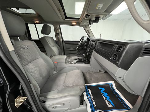Used 2007 Jeep Commander Sport AWD/4WD image 30