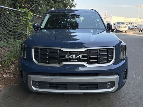 Used 2024 Kia Telluride SX FWD image 2