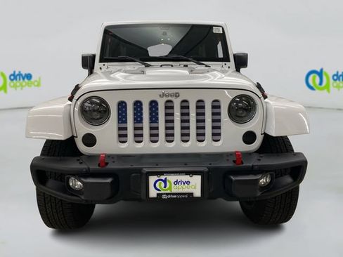 Used 2015 Jeep Wrangler Unlimited Rubicon AWD/4WD image 15